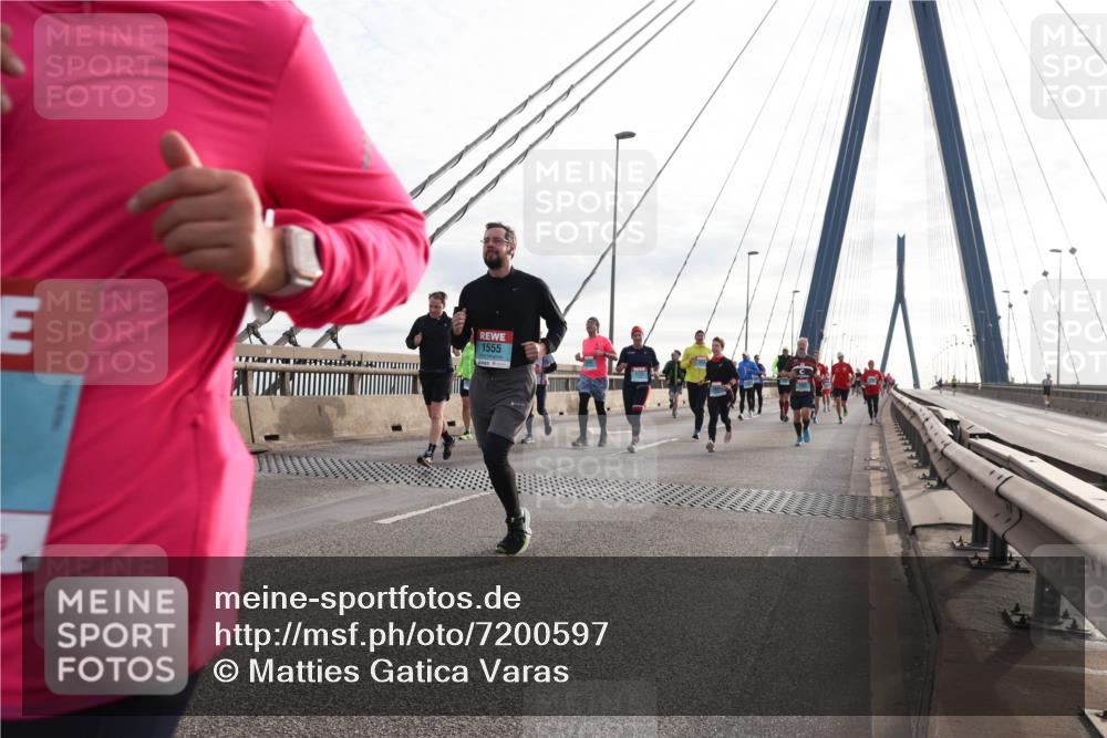 03.10.2024 - Köhlbrandbrückenlauf Matties Gatica Varas http://msf.ph/oto/7200597 03.10.2024 09:30:03 Position 2 1555 meine-sportfotos.de
