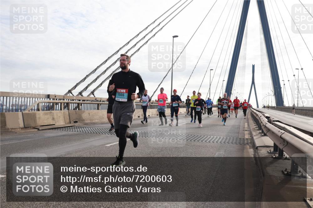 03.10.2024 - Köhlbrandbrückenlauf Matties Gatica Varas http://msf.ph/oto/7200603 03.10.2024 09:30:03 Position 2 1555 meine-sportfotos.de