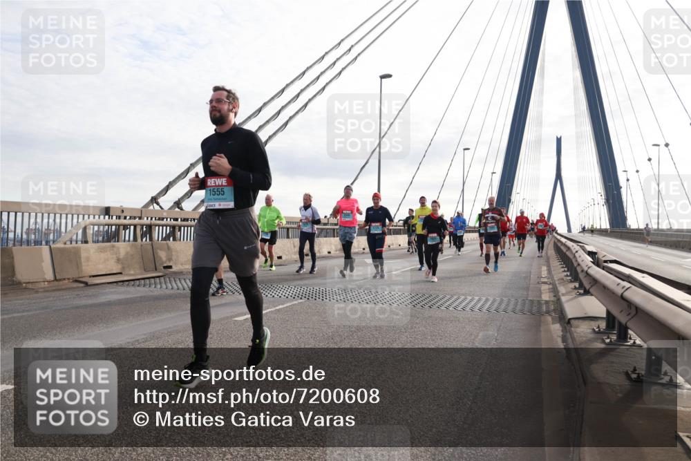 03.10.2024 - Köhlbrandbrückenlauf Matties Gatica Varas http://msf.ph/oto/7200608 03.10.2024 09:30:03 Position 2 1555, 2048 meine-sportfotos.de
