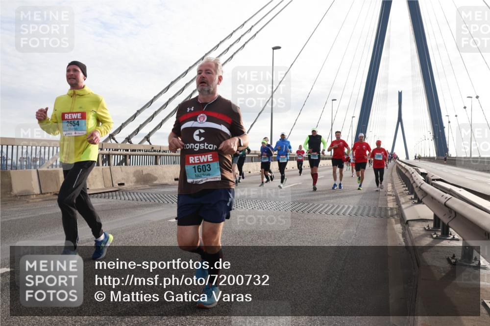 03.10.2024 - Köhlbrandbrückenlauf Matties Gatica Varas http://msf.ph/oto/7200732 03.10.2024 09:30:07 Position 2 2654, 1603 meine-sportfotos.de