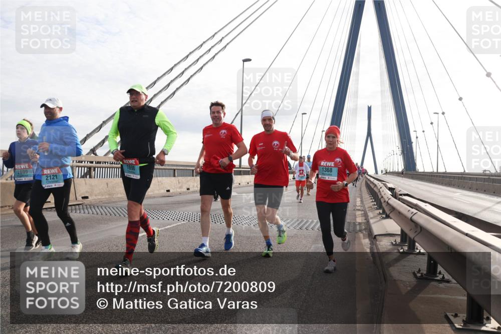 03.10.2024 - Köhlbrandbrückenlauf Matties Gatica Varas http://msf.ph/oto/7200809 03.10.2024 09:30:09 Position 2 1699, 1698, 2121, 1368 meine-sportfotos.de