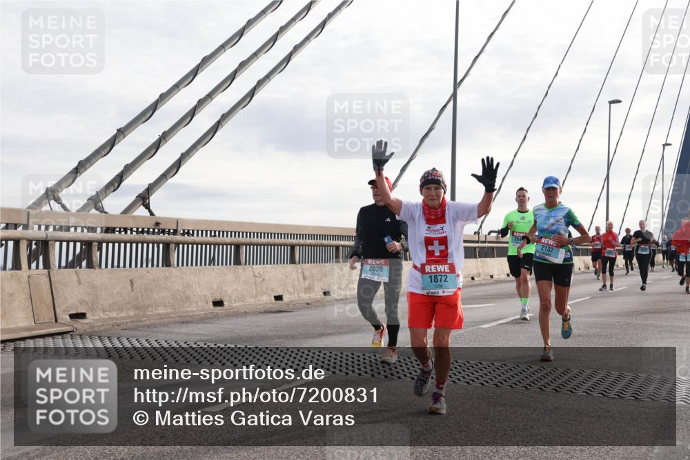 03.10.2024 - Köhlbrandbrückenlauf Matties Gatica Varas http://msf.ph/oto/7200831 03.10.2024 09:30:12 Position 2 2030, 1872, 2132 meine-sportfotos.de