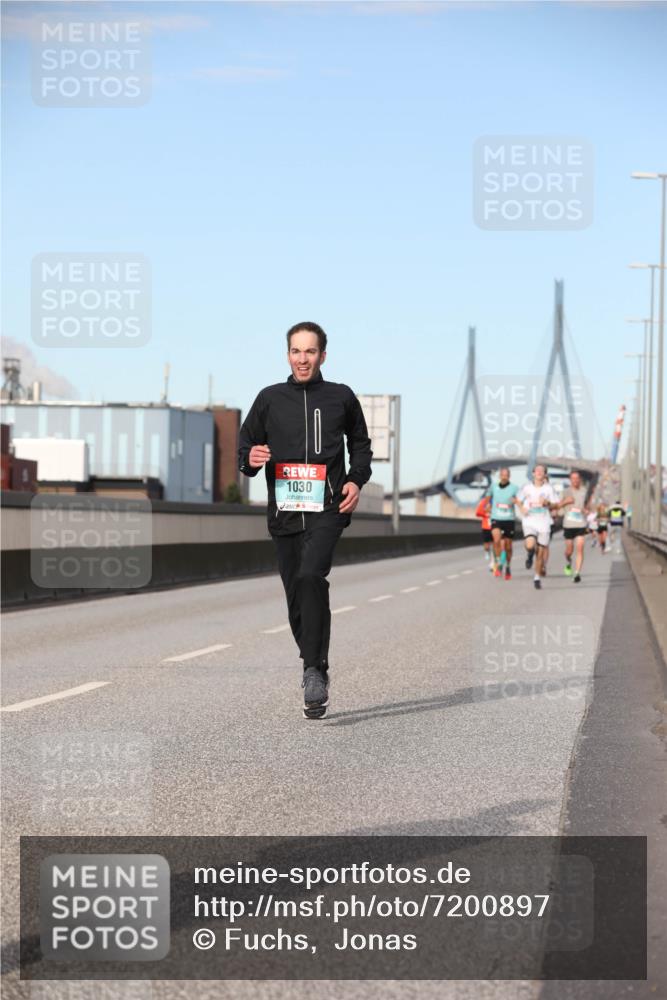 03.10.2024 - Köhlbrandbrückenlauf Fuchs,  Jonas http://msf.ph/oto/7200897 03.10.2024 09:39:42 Position 3 1030 meine-sportfotos.de