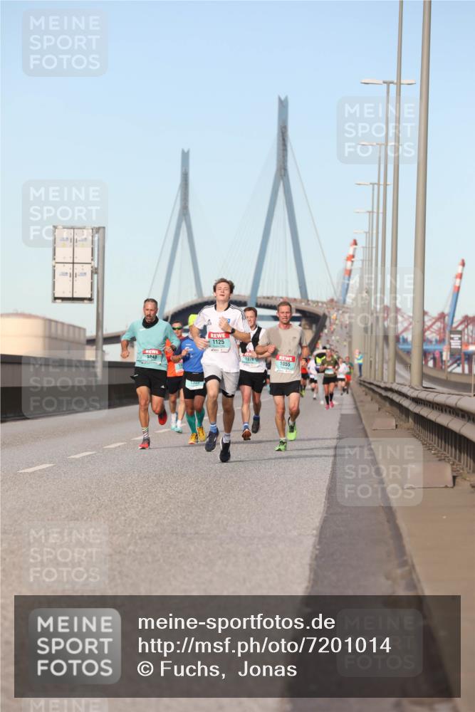 03.10.2024 - Köhlbrandbrückenlauf Fuchs,  Jonas http://msf.ph/oto/7201014 03.10.2024 09:39:44 Position 3 1125, 1248, 1076, 1055 meine-sportfotos.de