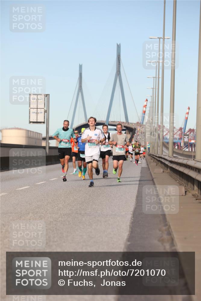 03.10.2024 - Köhlbrandbrückenlauf Fuchs,  Jonas http://msf.ph/oto/7201070 03.10.2024 09:39:45 Position 3 0, 1248, 1125, 1076, 1055 meine-sportfotos.de