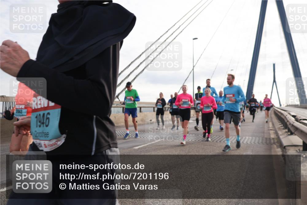 03.10.2024 - Köhlbrandbrückenlauf Matties Gatica Varas http://msf.ph/oto/7201196 03.10.2024 09:30:25 Position 2 2063, 1946 meine-sportfotos.de