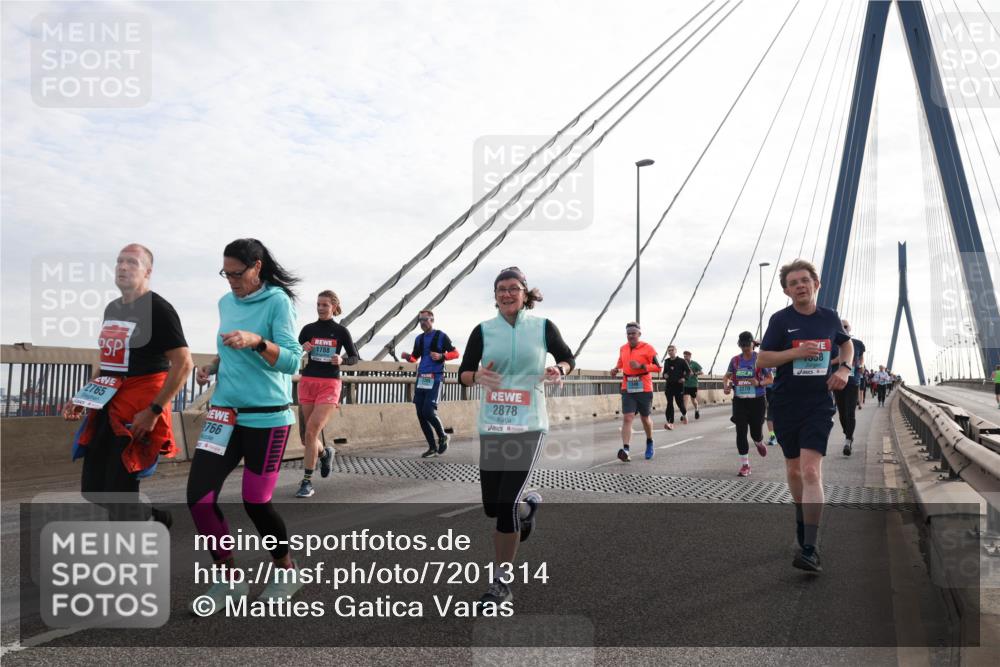 03.10.2024 - Köhlbrandbrückenlauf Matties Gatica Varas http://msf.ph/oto/7201314 03.10.2024 09:30:31 Position 2 2765, 766, 1788, 2878, 1358 meine-sportfotos.de