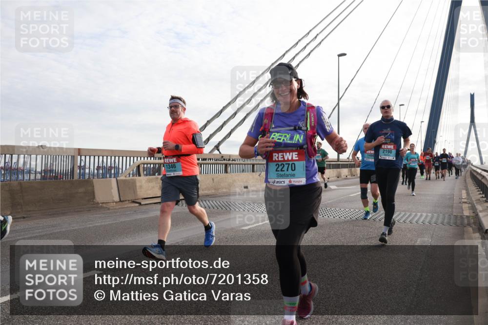 03.10.2024 - Köhlbrandbrückenlauf Matties Gatica Varas http://msf.ph/oto/7201358 03.10.2024 09:30:33 Position 2 1346, 2270, 1466, 2190 meine-sportfotos.de