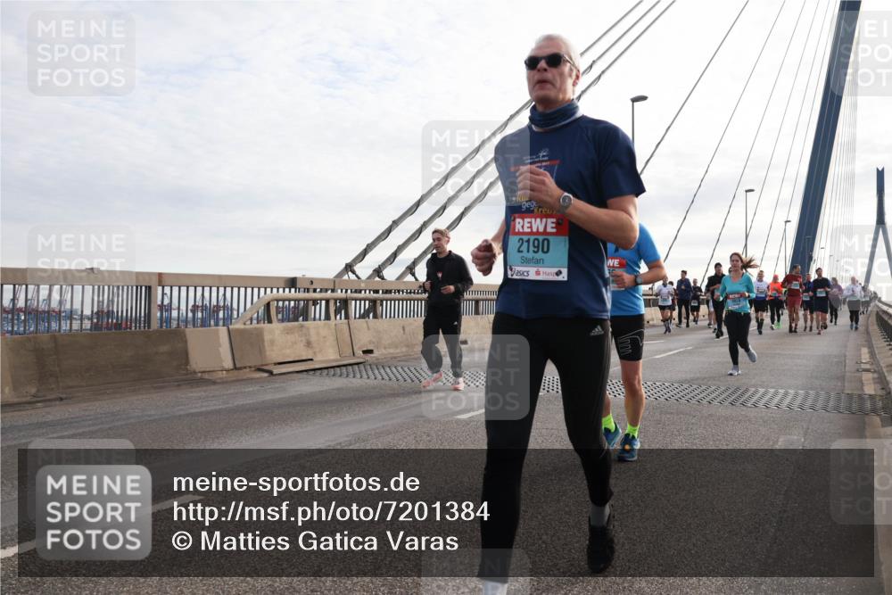 03.10.2024 - Köhlbrandbrückenlauf Matties Gatica Varas http://msf.ph/oto/7201384 03.10.2024 09:30:34 Position 2 2190 meine-sportfotos.de