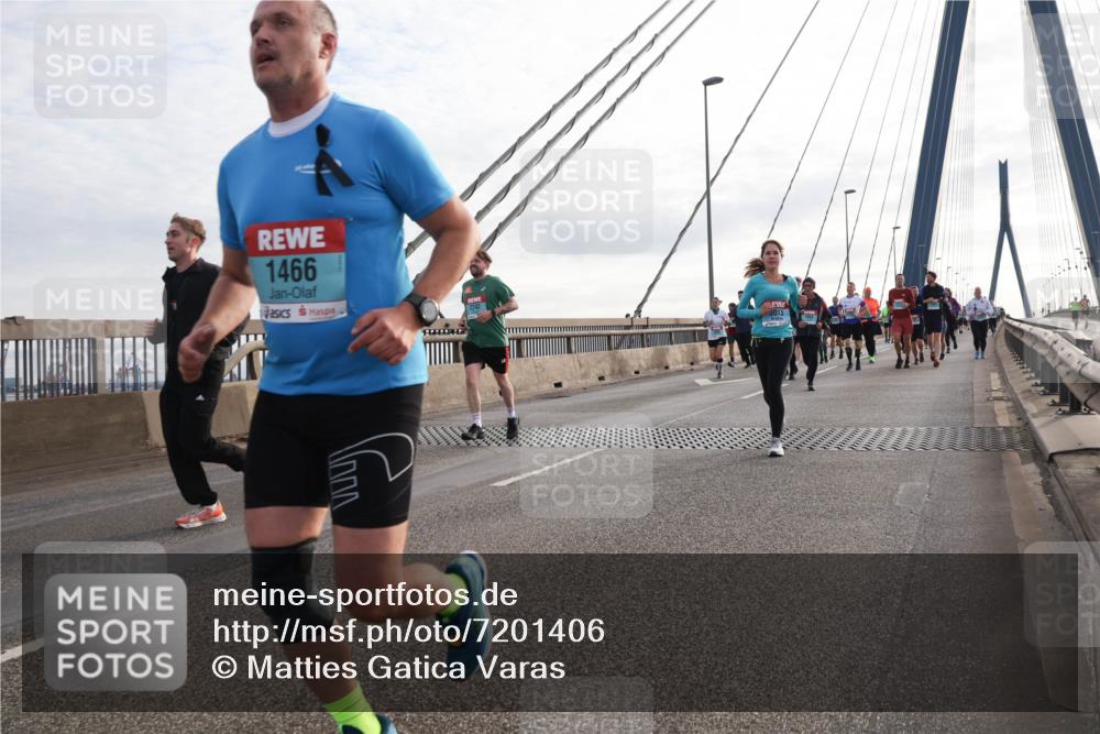 03.10.2024 - Köhlbrandbrückenlauf Matties Gatica Varas http://msf.ph/oto/7201406 03.10.2024 09:30:35 Position 2 1466, 3015 meine-sportfotos.de