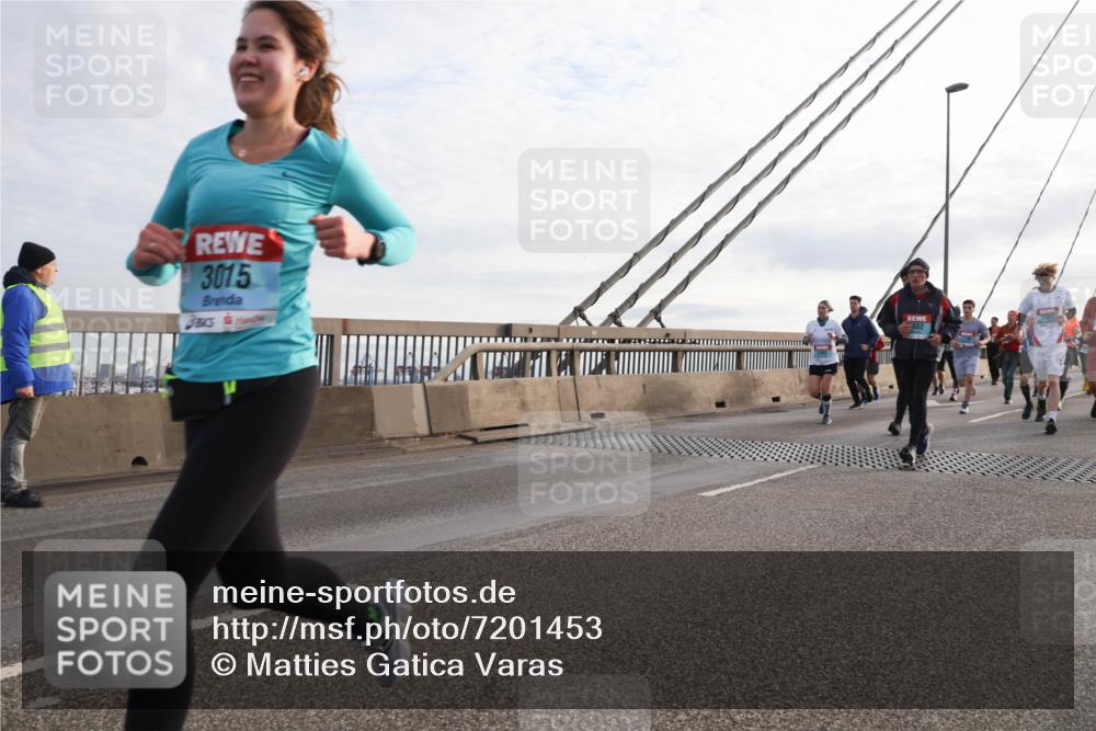 03.10.2024 - Köhlbrandbrückenlauf Matties Gatica Varas http://msf.ph/oto/7201453 03.10.2024 09:30:38 Position 2 3015, 682 meine-sportfotos.de
