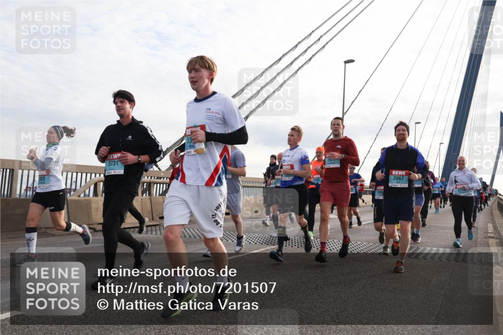03.10.2024 - Köhlbrandbrückenlauf Matties Gatica Varas http://msf.ph/oto/7201507 03.10.2024 09:30:40 Position 2 3731, 3598, 249, 2067, 963, 217 meine-sportfotos.de