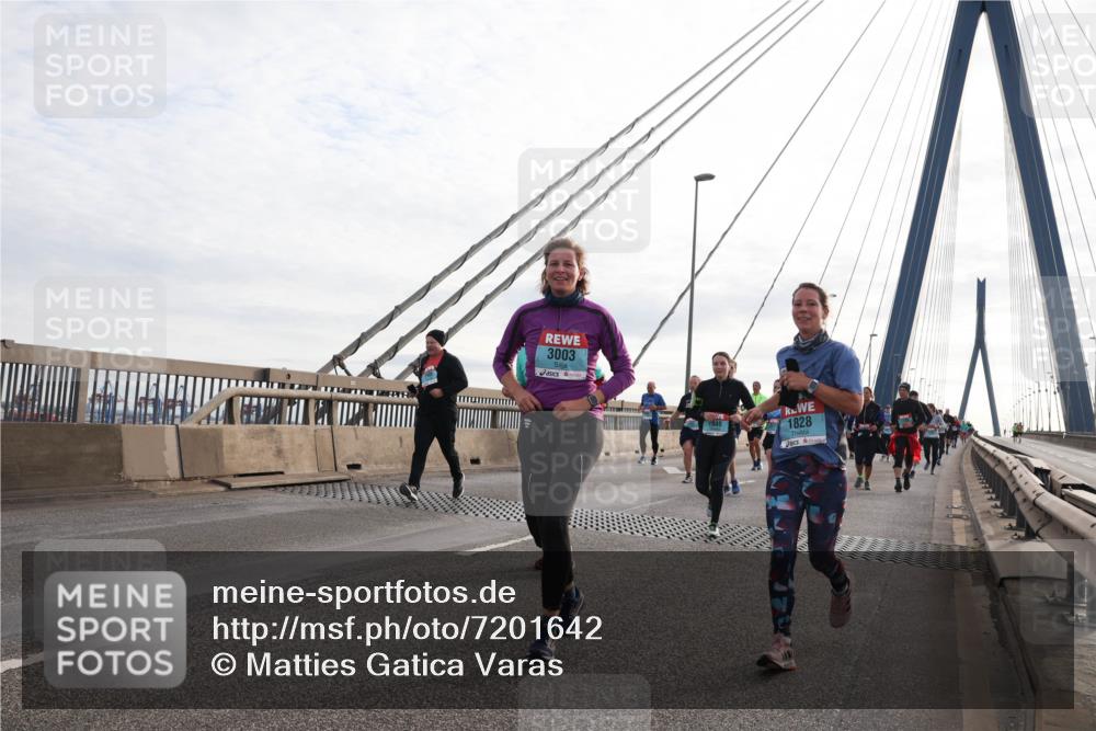 03.10.2024 - Köhlbrandbrückenlauf Matties Gatica Varas http://msf.ph/oto/7201642 03.10.2024 09:30:43 Position 2 3003, 1940, 1828 meine-sportfotos.de