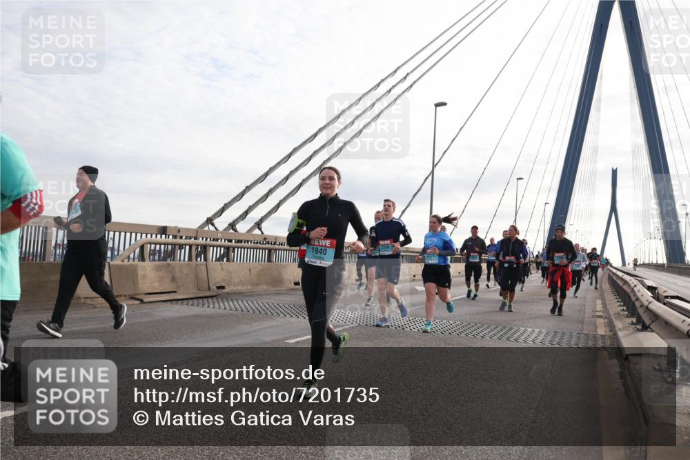 03.10.2024 - Köhlbrandbrückenlauf Matties Gatica Varas http://msf.ph/oto/7201735 03.10.2024 09:30:45 Position 2 1940 meine-sportfotos.de