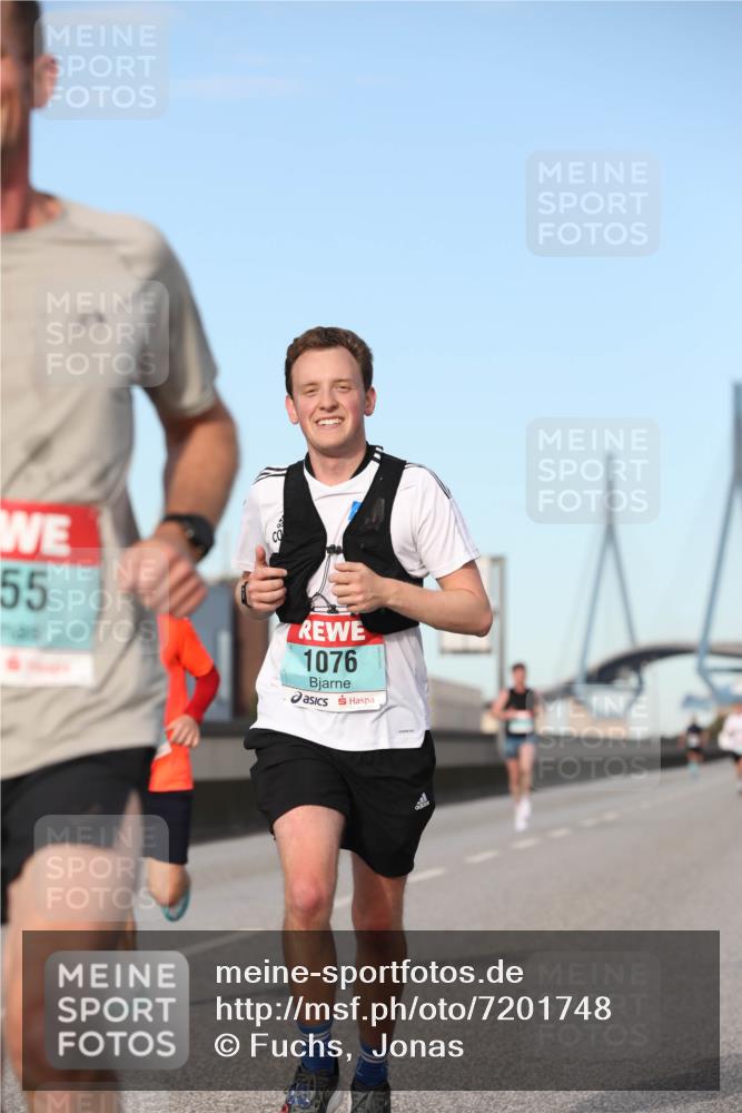 03.10.2024 - Köhlbrandbrückenlauf Fuchs,  Jonas http://msf.ph/oto/7201748 03.10.2024 09:39:54 Position 3 55, 1076 meine-sportfotos.de