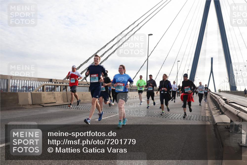 03.10.2024 - Köhlbrandbrückenlauf Matties Gatica Varas http://msf.ph/oto/7201779 03.10.2024 09:30:46 Position 2 2166, 1475, 2221 meine-sportfotos.de