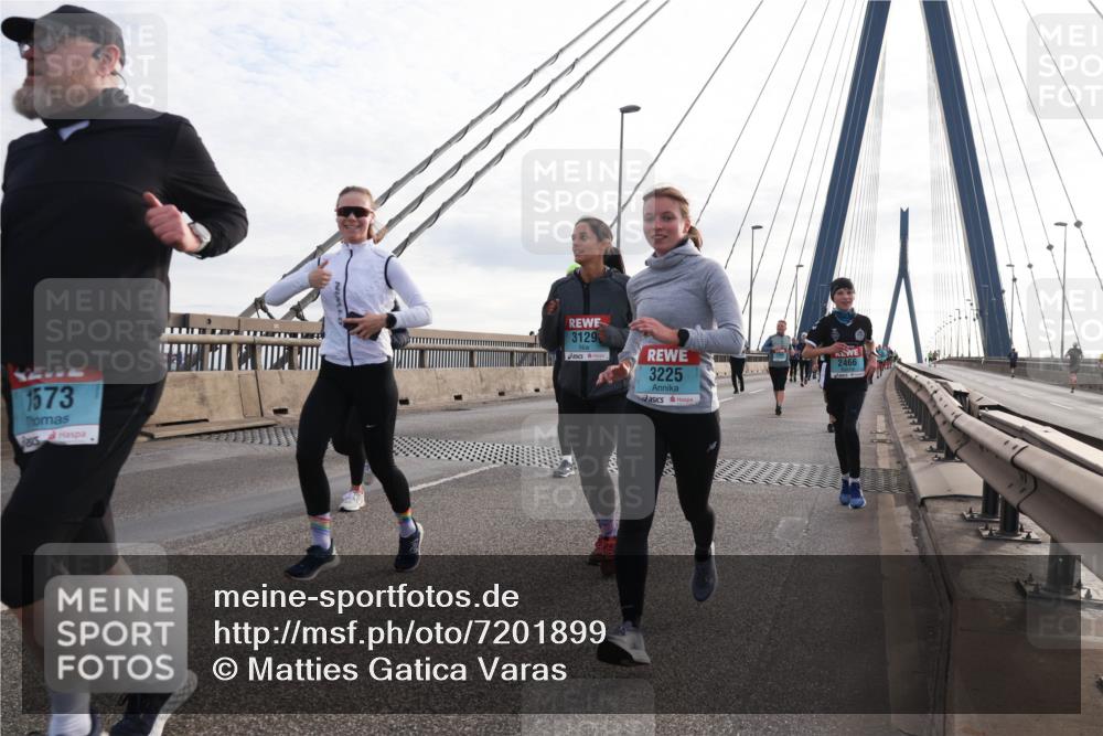 03.10.2024 - Köhlbrandbrückenlauf Matties Gatica Varas http://msf.ph/oto/7201899 03.10.2024 09:30:49 Position 2 1573, 3129, 3225, 2466 meine-sportfotos.de