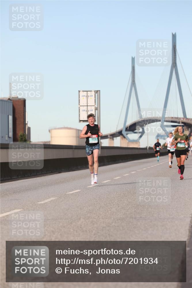 03.10.2024 - Köhlbrandbrückenlauf Fuchs,  Jonas http://msf.ph/oto/7201934 03.10.2024 09:39:58 Position 3 1015, 1027 meine-sportfotos.de