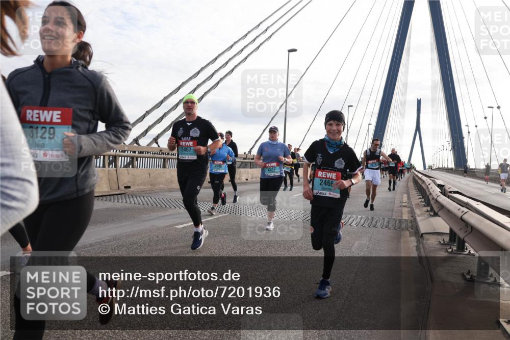 03.10.2024 - Köhlbrandbrückenlauf Matties Gatica Varas http://msf.ph/oto/7201936 03.10.2024 09:30:50 Position 2 3129, 2467, 2706, 2217, 2466, 2215 meine-sportfotos.de