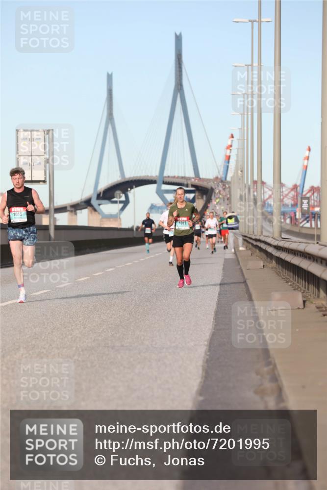03.10.2024 - Köhlbrandbrückenlauf Fuchs,  Jonas http://msf.ph/oto/7201995 03.10.2024 09:39:59 Position 3 1015, 1027 meine-sportfotos.de