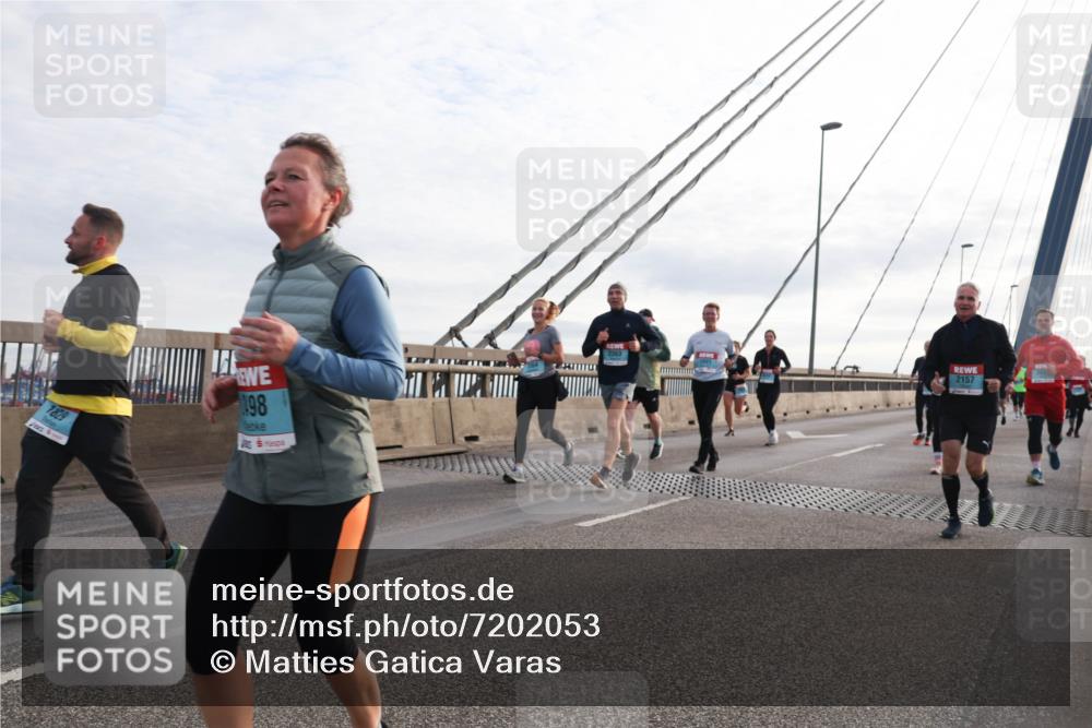 03.10.2024 - Köhlbrandbrückenlauf Matties Gatica Varas http://msf.ph/oto/7202053 03.10.2024 09:30:55 Position 2 1829, 198, 2363, 2157 meine-sportfotos.de