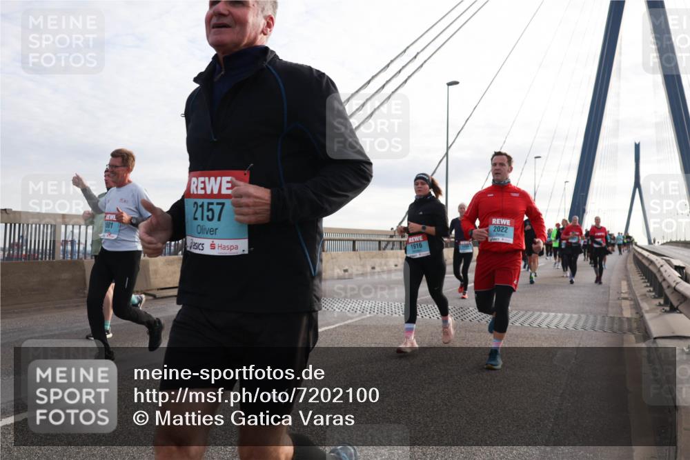 03.10.2024 - Köhlbrandbrückenlauf Matties Gatica Varas http://msf.ph/oto/7202100 03.10.2024 09:30:57 Position 2 1601, 2157, 2022, 1916 meine-sportfotos.de
