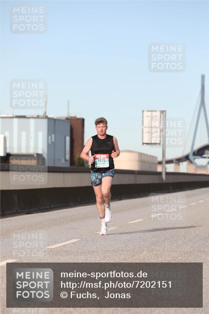 03.10.2024 - Köhlbrandbrückenlauf Fuchs,  Jonas http://msf.ph/oto/7202151 03.10.2024 09:40:01 Position 3 1015 meine-sportfotos.de