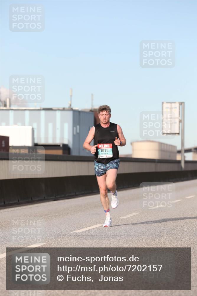 03.10.2024 - Köhlbrandbrückenlauf Fuchs,  Jonas http://msf.ph/oto/7202157 03.10.2024 09:40:01 Position 3 1015 meine-sportfotos.de