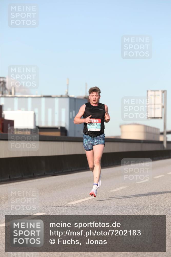 03.10.2024 - Köhlbrandbrückenlauf Fuchs,  Jonas http://msf.ph/oto/7202183 03.10.2024 09:40:02 Position 3 1015 meine-sportfotos.de