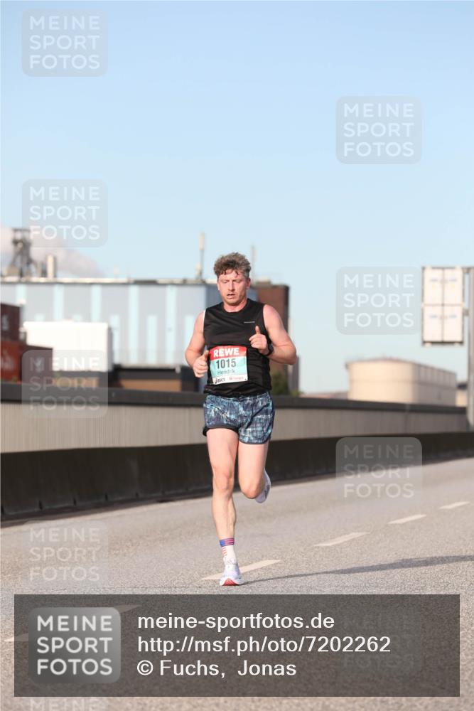 03.10.2024 - Köhlbrandbrückenlauf Fuchs,  Jonas http://msf.ph/oto/7202262 03.10.2024 09:40:02 Position 3 1015 meine-sportfotos.de