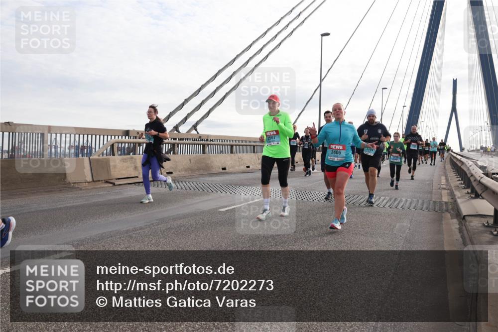 03.10.2024 - Köhlbrandbrückenlauf Matties Gatica Varas http://msf.ph/oto/7202273 03.10.2024 09:31:03 Position 2 17, 2567, 2394, 2406, 1135 meine-sportfotos.de