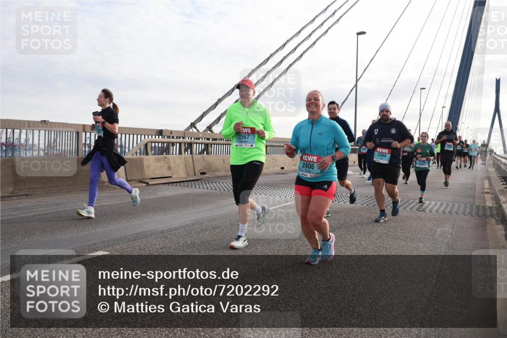 03.10.2024 - Köhlbrandbrückenlauf Matties Gatica Varas http://msf.ph/oto/7202292 03.10.2024 09:31:03 Position 2 2567, 2406, 17, 2394, 1135 meine-sportfotos.de