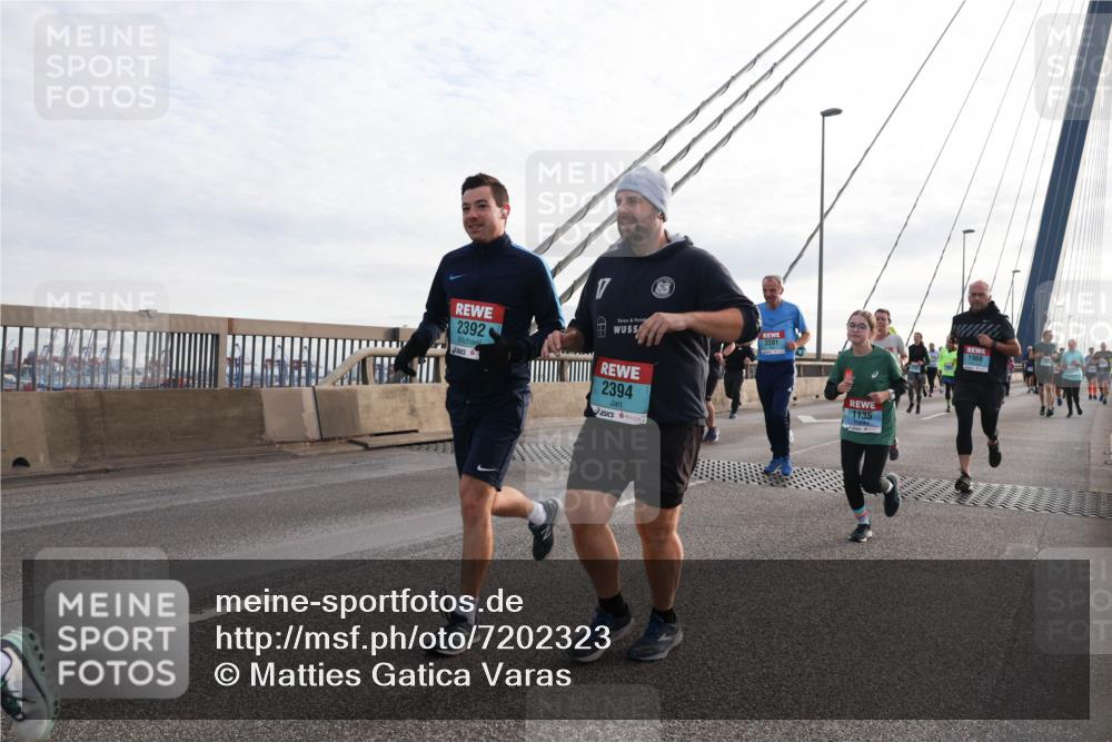 03.10.2024 - Köhlbrandbrückenlauf Matties Gatica Varas http://msf.ph/oto/7202323 03.10.2024 09:31:04 Position 2 2281, 2392, 2394, 1135, 1966 meine-sportfotos.de