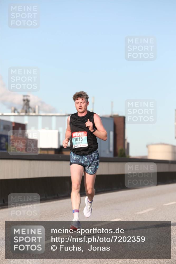 03.10.2024 - Köhlbrandbrückenlauf Fuchs,  Jonas http://msf.ph/oto/7202359 03.10.2024 09:40:03 Position 3 1015 meine-sportfotos.de