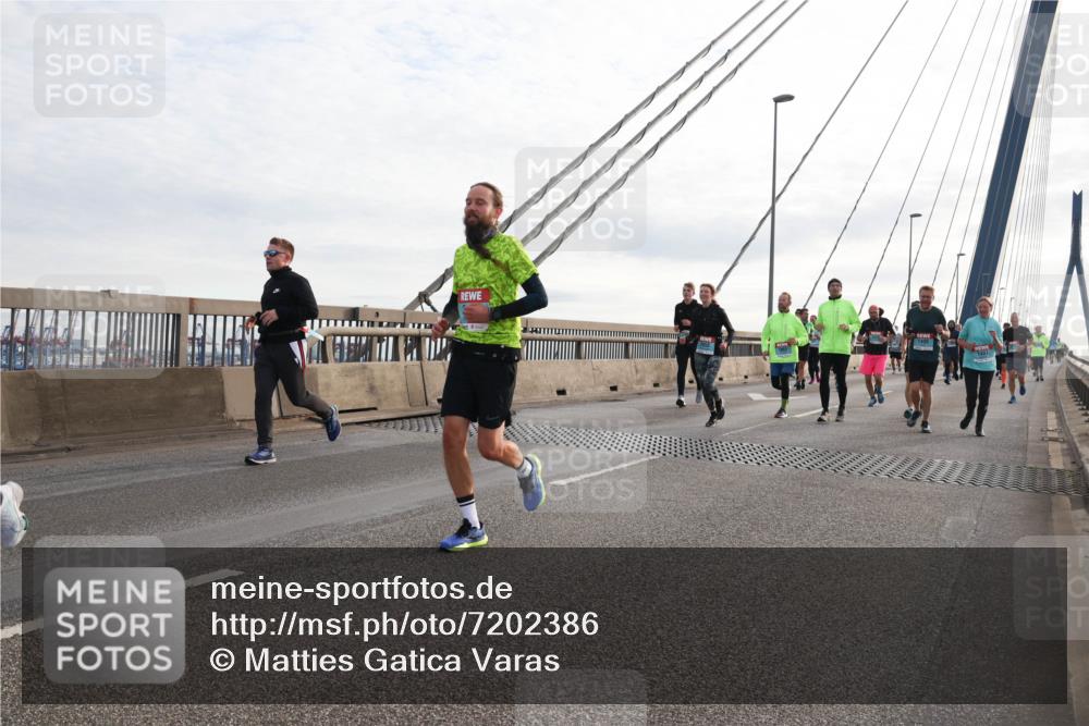03.10.2024 - Köhlbrandbrückenlauf Matties Gatica Varas http://msf.ph/oto/7202386 03.10.2024 09:31:08 Position 2  meine-sportfotos.de