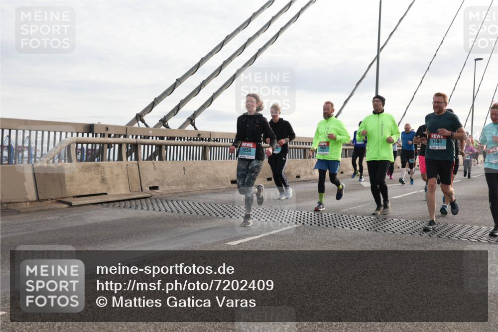 03.10.2024 - Köhlbrandbrückenlauf Matties Gatica Varas http://msf.ph/oto/7202409 03.10.2024 09:31:09 Position 2 1408, 1863, 2658, 140 meine-sportfotos.de
