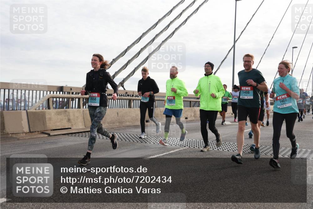 03.10.2024 - Köhlbrandbrückenlauf Matties Gatica Varas http://msf.ph/oto/7202434 03.10.2024 09:31:09 Position 2 2658, 1863, 1408, 1407 meine-sportfotos.de