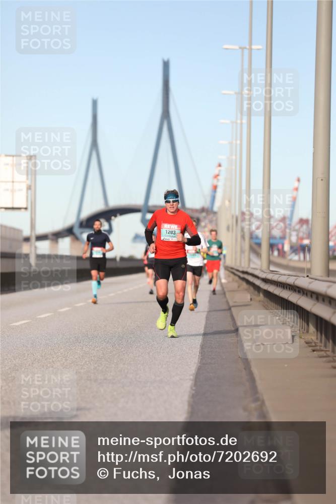 03.10.2024 - Köhlbrandbrückenlauf Fuchs,  Jonas http://msf.ph/oto/7202692 03.10.2024 09:40:12 Position 3 1203 meine-sportfotos.de