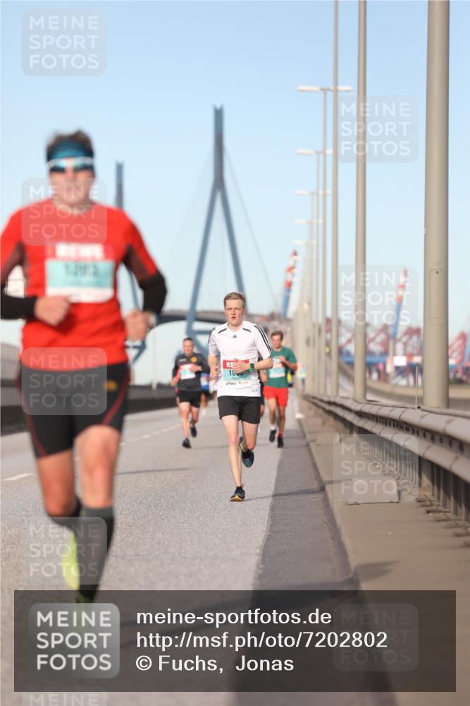 03.10.2024 - Köhlbrandbrückenlauf Fuchs,  Jonas http://msf.ph/oto/7202802 03.10.2024 09:40:17 Position 3 1000 meine-sportfotos.de