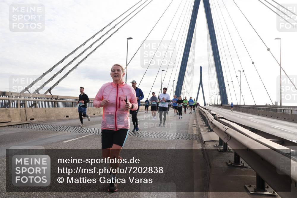03.10.2024 - Köhlbrandbrückenlauf Matties Gatica Varas http://msf.ph/oto/7202838 03.10.2024 09:31:21 Position 2  meine-sportfotos.de