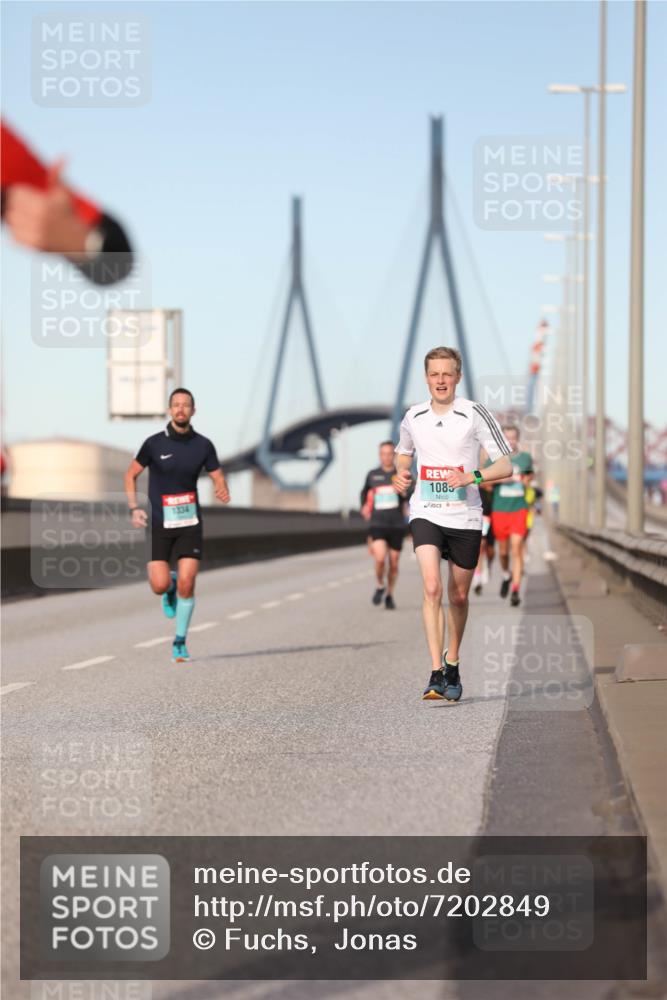 03.10.2024 - Köhlbrandbrückenlauf Fuchs,  Jonas http://msf.ph/oto/7202849 03.10.2024 09:40:18 Position 3 1334, 1085 meine-sportfotos.de