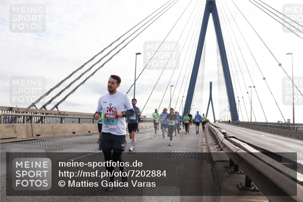 03.10.2024 - Köhlbrandbrückenlauf Matties Gatica Varas http://msf.ph/oto/7202884 03.10.2024 09:31:24 Position 2 3076 meine-sportfotos.de