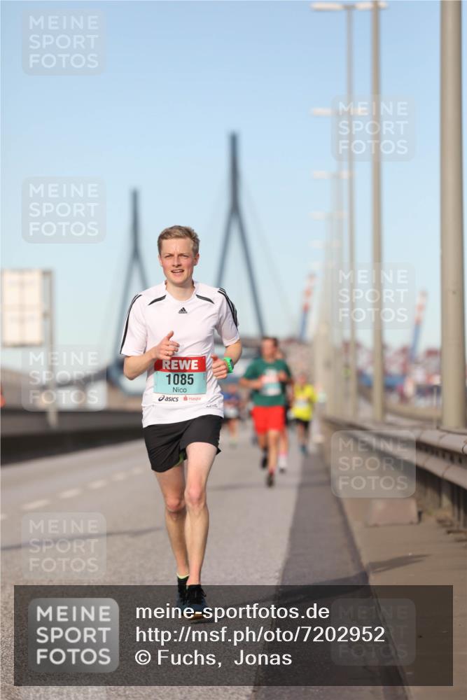 03.10.2024 - Köhlbrandbrückenlauf Fuchs,  Jonas http://msf.ph/oto/7202952 03.10.2024 09:40:20 Position 3 1085 meine-sportfotos.de