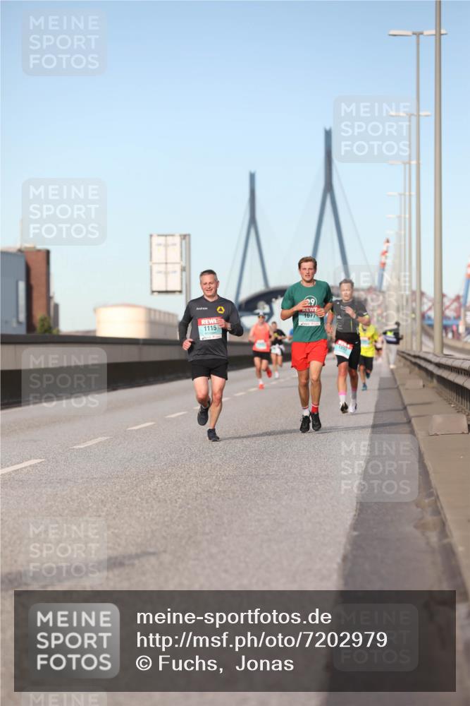 03.10.2024 - Köhlbrandbrückenlauf Fuchs,  Jonas http://msf.ph/oto/7202979 03.10.2024 09:40:24 Position 3 1115, 9, 1077, 1057 meine-sportfotos.de