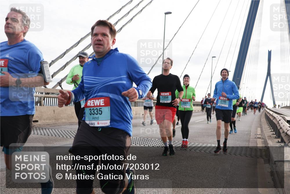 03.10.2024 - Köhlbrandbrückenlauf Matties Gatica Varas http://msf.ph/oto/7203012 03.10.2024 09:31:28 Position 2 3335, 1356, 2705, 2561 meine-sportfotos.de