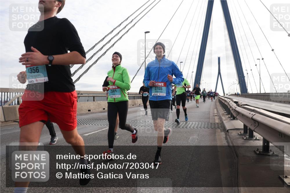 03.10.2024 - Köhlbrandbrückenlauf Matties Gatica Varas http://msf.ph/oto/7203047 03.10.2024 09:31:29 Position 2 1356, 2561, 2705 meine-sportfotos.de