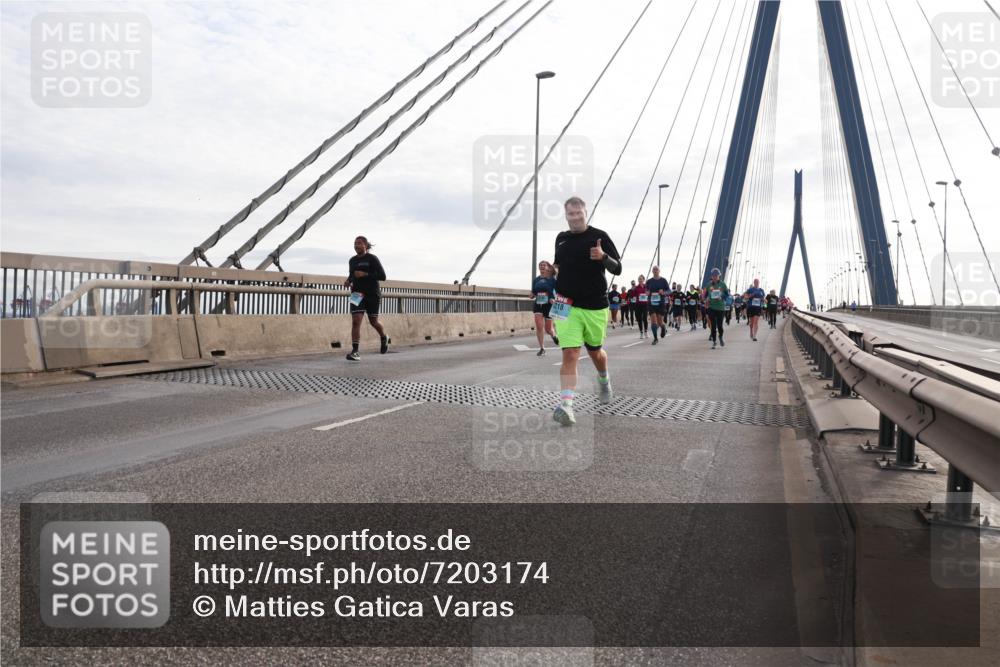 03.10.2024 - Köhlbrandbrückenlauf Matties Gatica Varas http://msf.ph/oto/7203174 03.10.2024 09:31:34 Position 2  meine-sportfotos.de