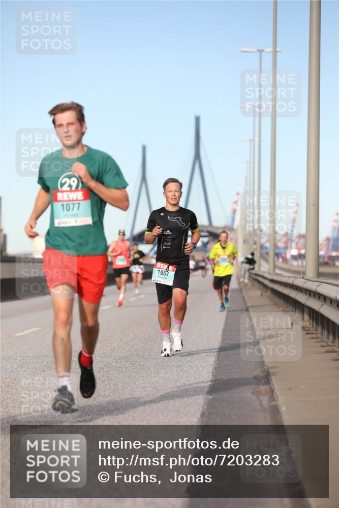 03.10.2024 - Köhlbrandbrückenlauf Fuchs,  Jonas http://msf.ph/oto/7203283 03.10.2024 09:40:29 Position 3 29, 1077, 1057 meine-sportfotos.de
