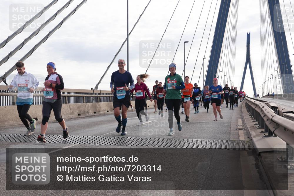 03.10.2024 - Köhlbrandbrückenlauf Matties Gatica Varas http://msf.ph/oto/7203314 03.10.2024 09:31:37 Position 2 2509, 3067, 2340, 3081, 2289 meine-sportfotos.de