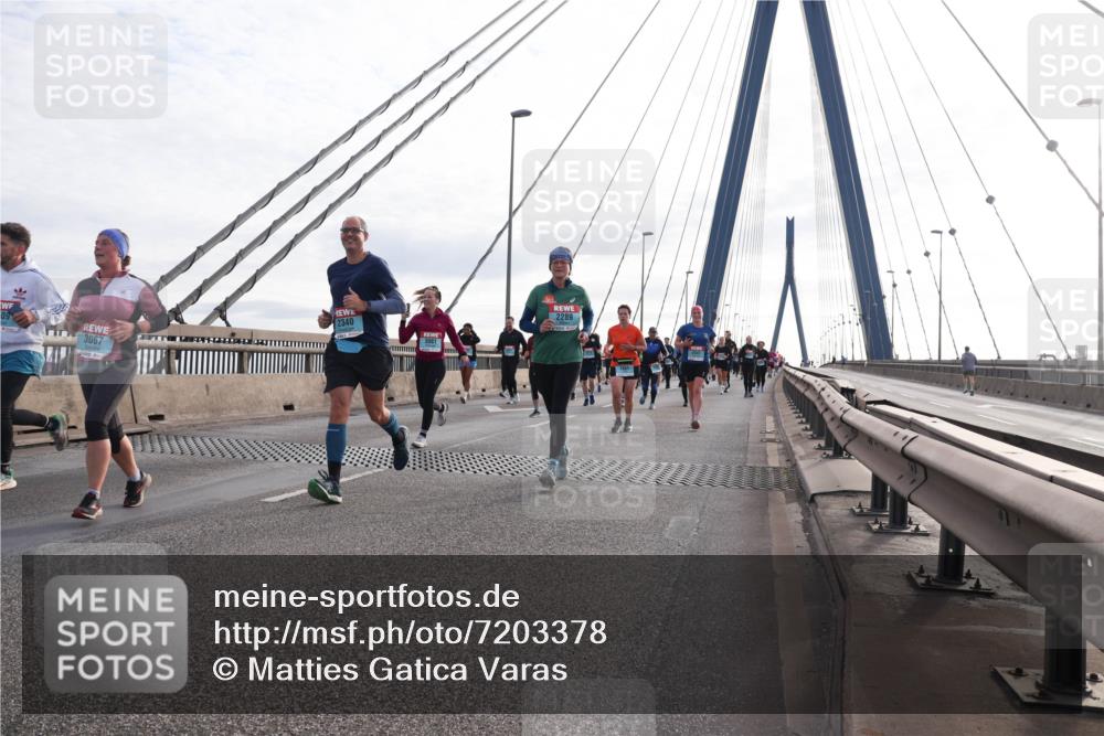03.10.2024 - Köhlbrandbrückenlauf Matties Gatica Varas http://msf.ph/oto/7203378 03.10.2024 09:31:38 Position 2 3067, 2340, 3081, 2289 meine-sportfotos.de